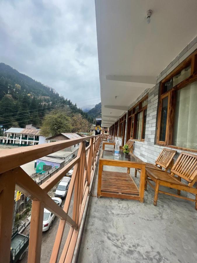 The Mad King'S House & Cafe Hotel Manali  Exterior photo