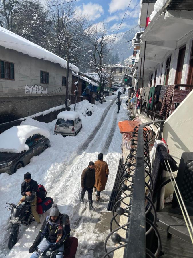 The Mad King'S House & Cafe Hotel Manali  Exterior photo